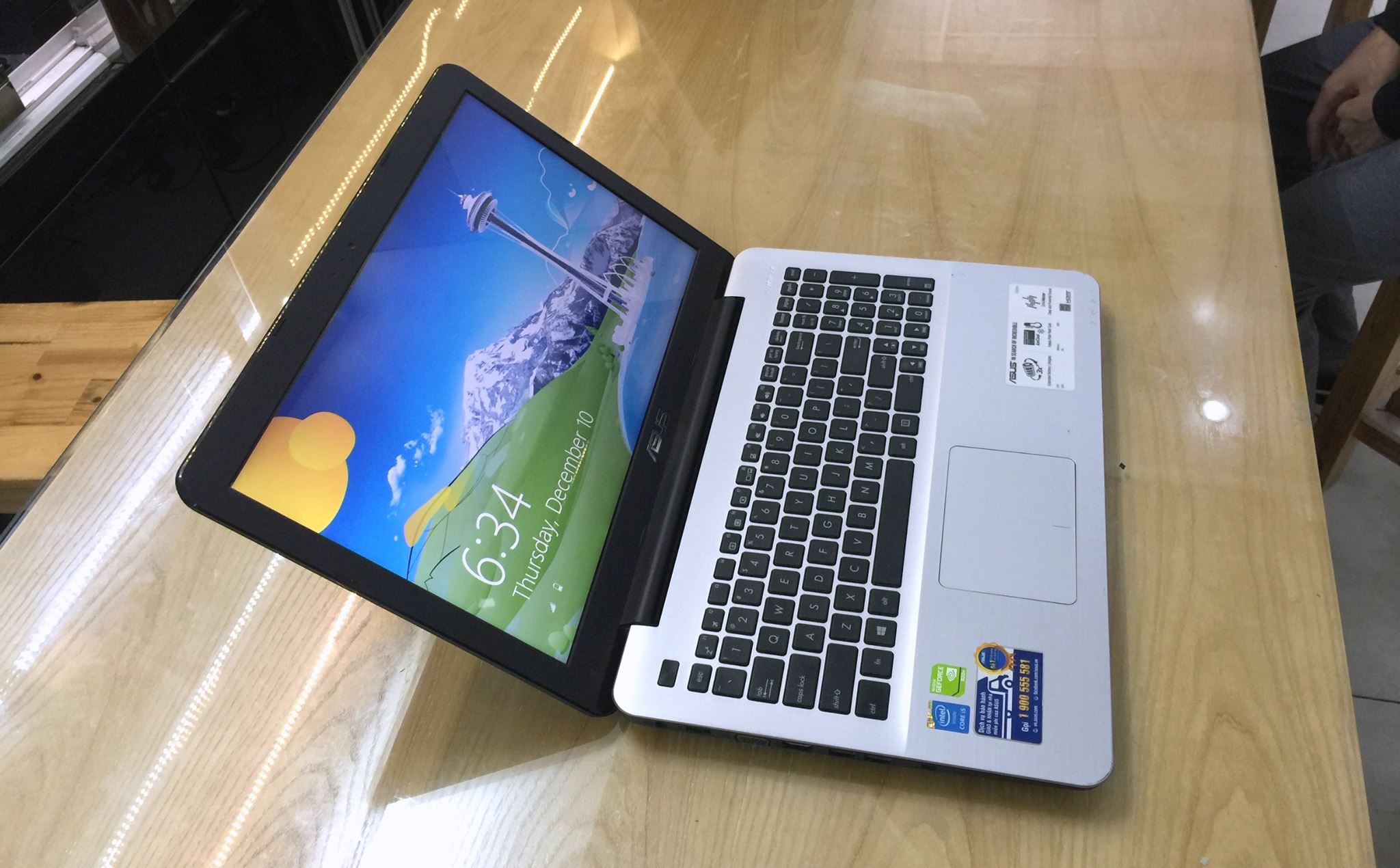Laptop Asus K555LD-XX363D.jpg